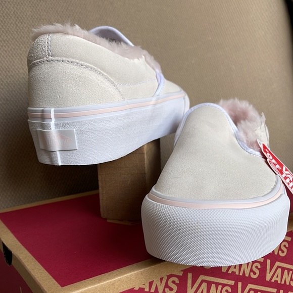 Vans Classic Slip-On Platforms Suede / Fur True White WMNS - Picture 10 of 16